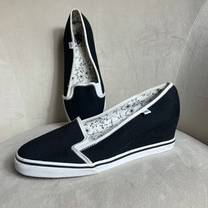 black wedge vans